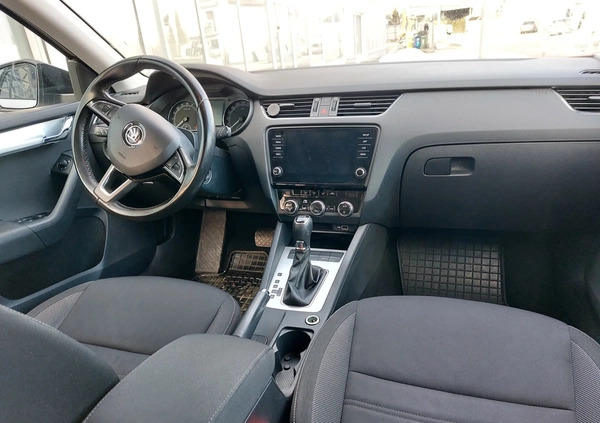Skoda Octavia cena 52500 przebieg: 246000, rok produkcji 2017 z Białystok małe 667